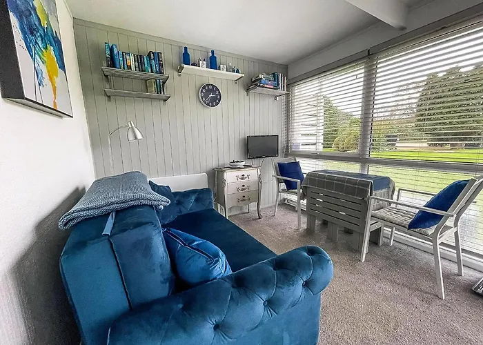 Lovely 4 Berth Chalet In The Coastal Village Of Heacham, Ref 92018Cs